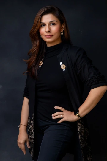 Dr. Saira Kalia