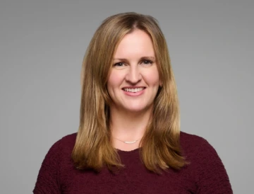Dr. Julia Riddle Headshot